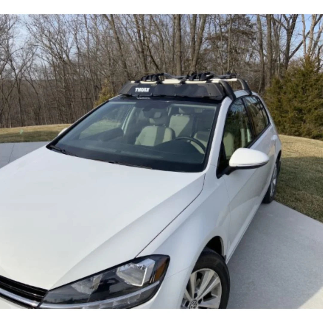 Thule AirScreen XT on white car