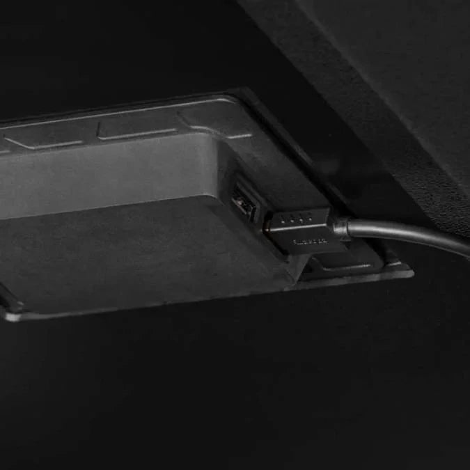 Yakima CBX Solar usb port