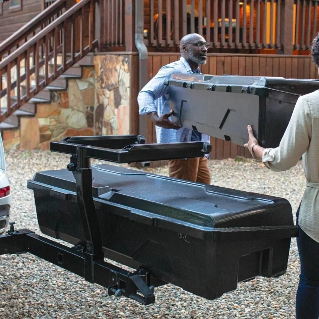 Yakima EXO TopShelf 2 people carry a box