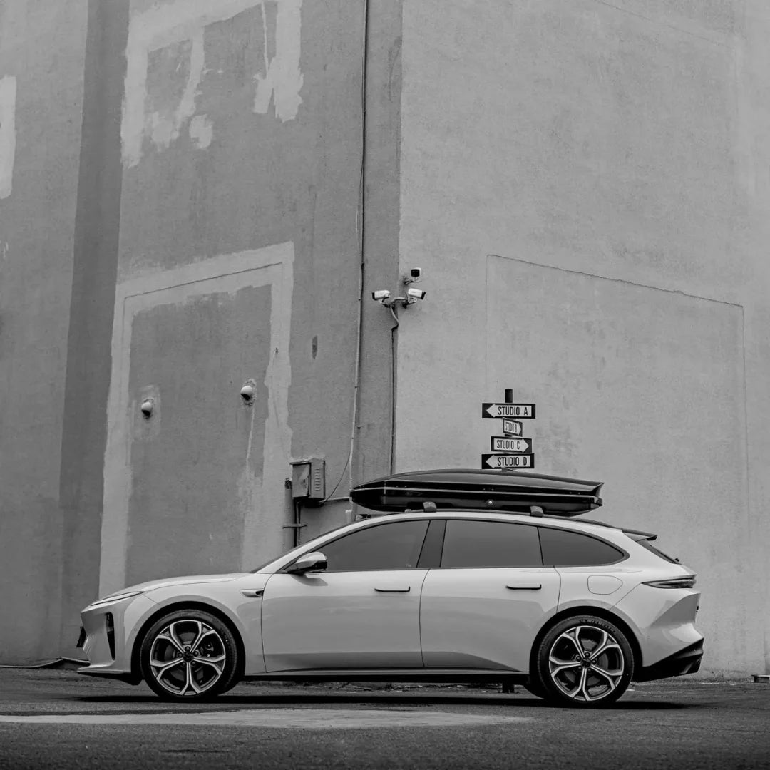Stream AO Roof Cargo Box – Aerodynamic Low Profile Cargo Carrier