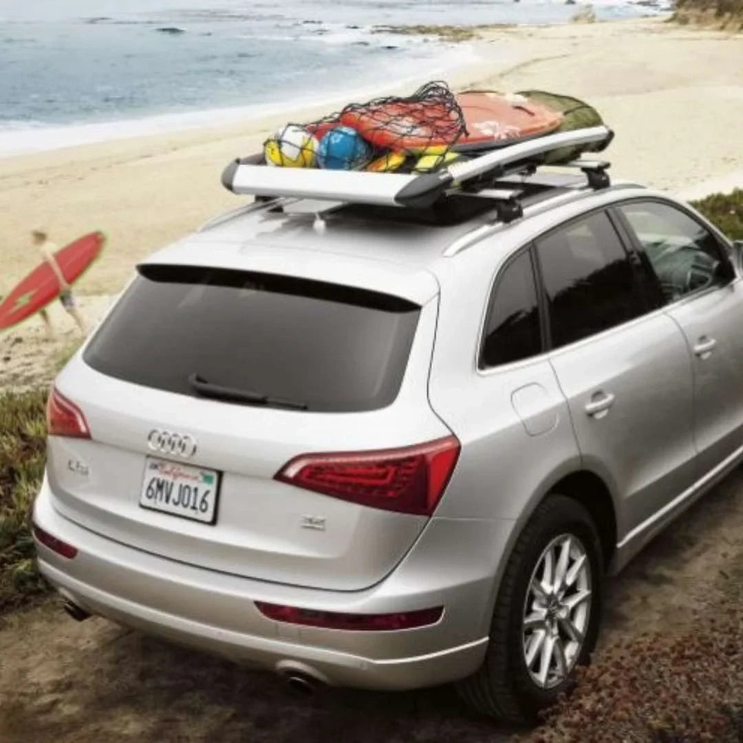 Thule Trail Cargo Basket on car at the beach