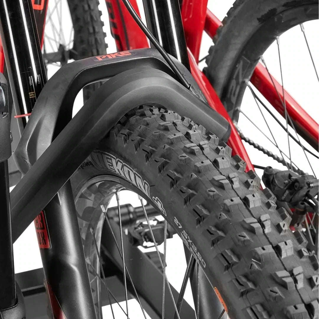 Yakima EXO DoubleUp
 holding bike tires
