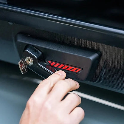 Yakima SkyBox NX Skinny SKS lock and key system close-up